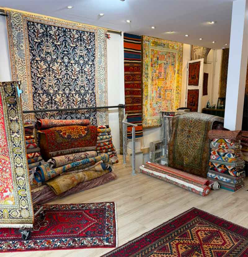 ATELIER EXPERTAPIS : Restauration, réparation et nettoyage de tapis d’Orient sur Paris (75) et dans toute la France. Restauration Artisanale à la Main : Réparation des franges de tapis. Réparation des lisières de tapis. Traitement des trames de tapis. Relainage de tapis. Raviement des couleurs de tapis. Traitement des mites de tapis. Dépoussiérage et dessablage de tapis. La Nettoyage artisanale à l’ancienne exclusivement à la main : lavage, nettoyage de tapis.  Intervention sur Paris (75) et dans toute la France. Atelier Expertapis