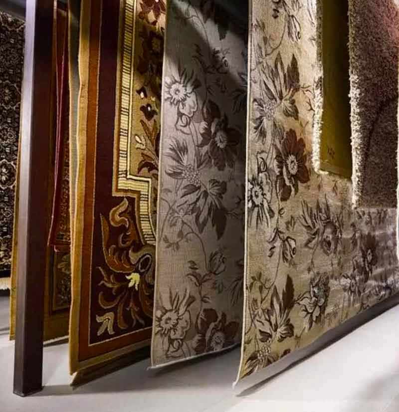 Nettoyage de tapis - ATELIER EXPERTAPIS sur Paris et les alentours : Dépoussiérage, déssablage, fixation des couleurs des tapis anciens, nettoyage artisanal de tapis à la main, désinfection naturelle, séchage contrôlé, Inspection finale .  Rénovation de tapis après les dégâts des animaux, mites ...   Intervention sur Paris (75) et dans toute la France. Atelier Expertapis